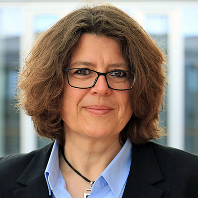 Angelika Holl